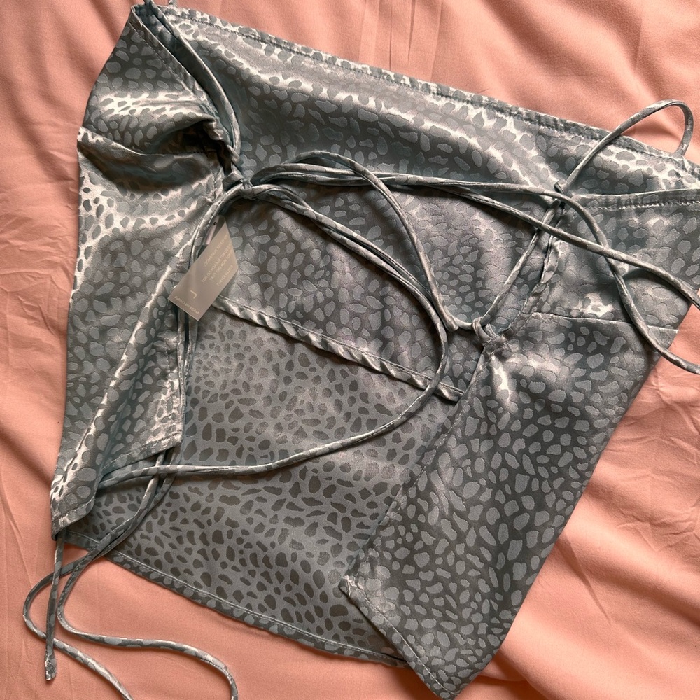 Backless Summer Top 🩵 - Picture 3 of 3